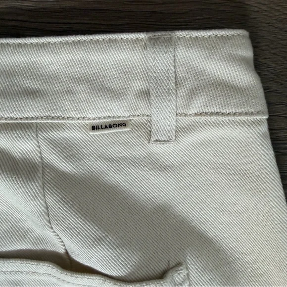 NWT Billabong Leia Cream Cargo Pants Size 26 - Picture 12 of 13